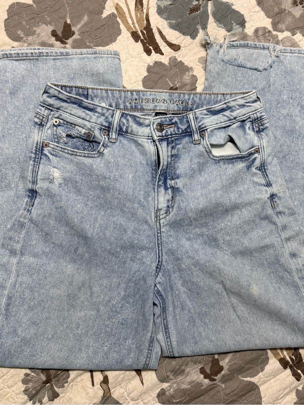 American Eagle Outfitters Super High-Rise Baggy Wide Leg Women’s Jeans